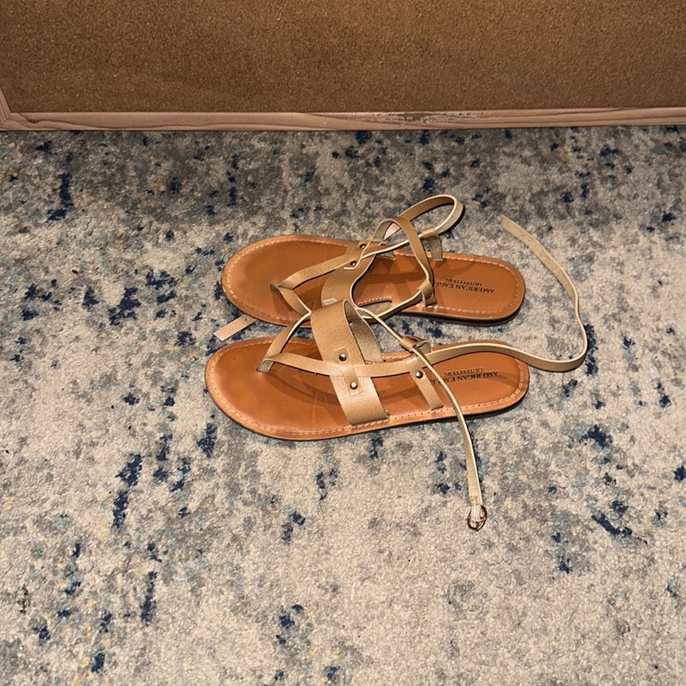 Brown sandals - Picture 2 of 3